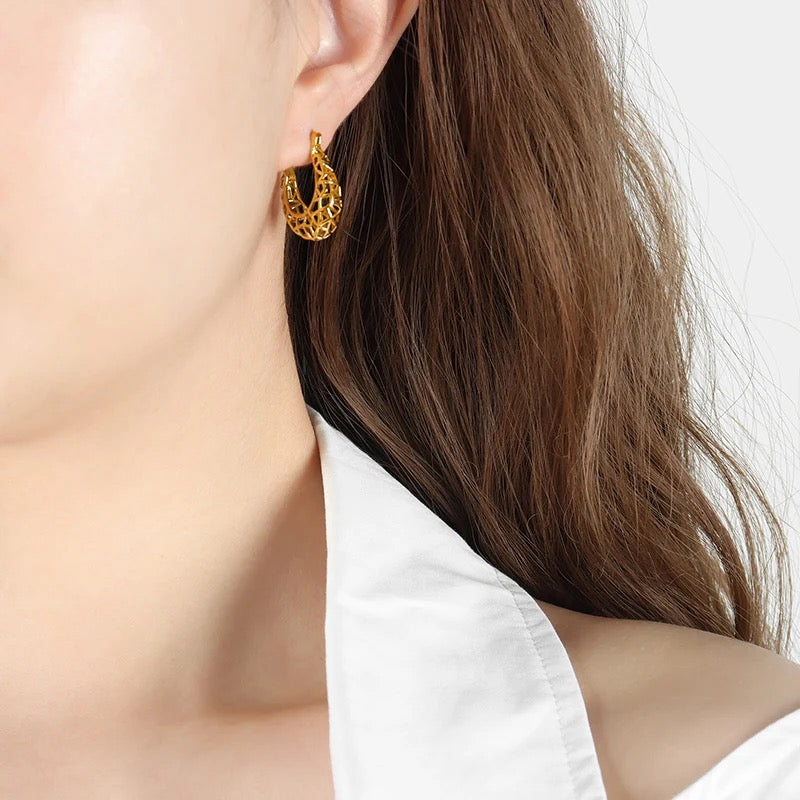 "STRUT" gold plated ultra light-weight hoop earrings